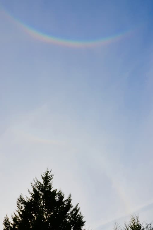 Arc-en-ciel inversé.